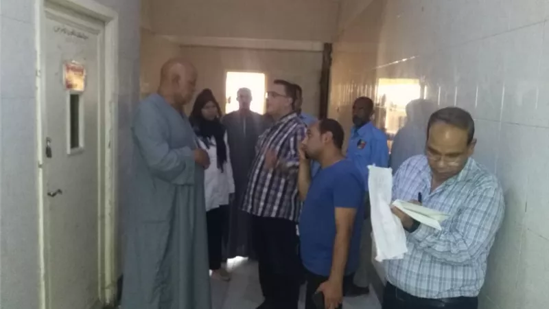 إحالة النائب الإدارى و 3 أخصائيين بمستشفى نجع حمادى للتحقيق