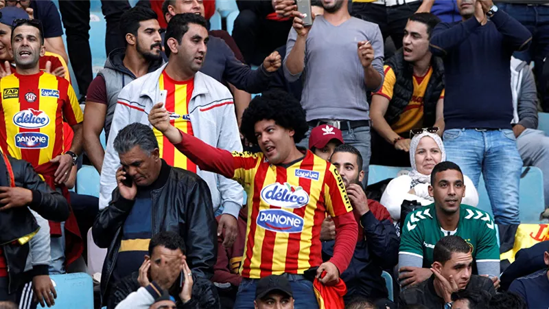 سيدة تدخل تاريخ كرة القدم العربية بأول مباراة في الدوري التونسي
