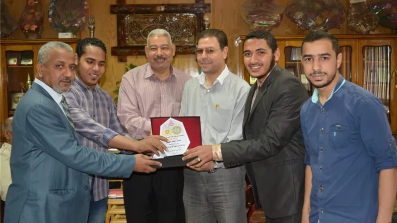 تكريم نائب رئيس جامعة الأزهر لوجه قبلي والأمين العام المساعد