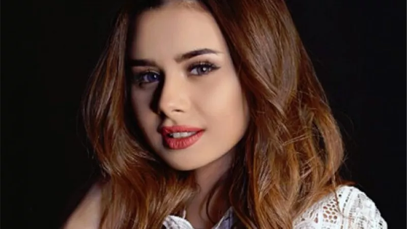 منة عرفة تشعل انستجرام بإطلالة جريئة .. صورة