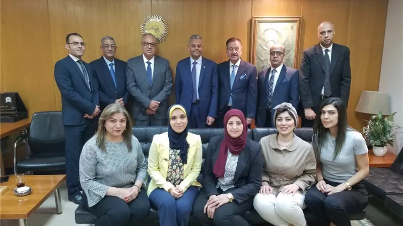 تسليم الأمانة العامة للاتحاد العام العربي للتأمين للرئيس الجديد