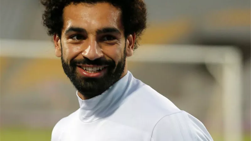 شاهد.. مكتشف محمد صلاح يوجه له رسالة مهمة في يوم ميلاده