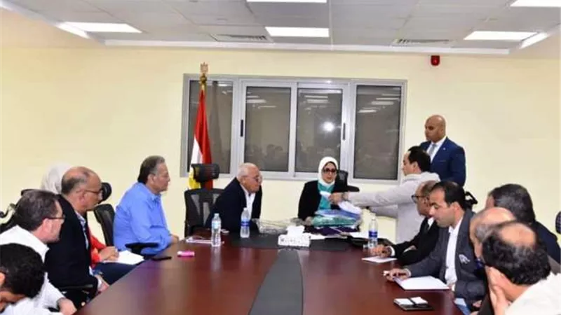 وزيرة الصحة تتابع التجهيزات ونظم التشغيل بالمنشآت الطبية للتأمين الصحى الجديد