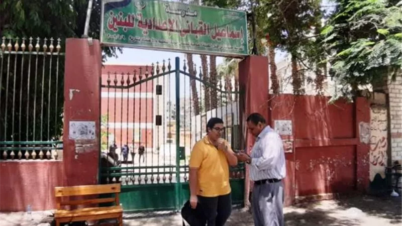 طلاب أسيوط سعداء بامتحان الديناميكا