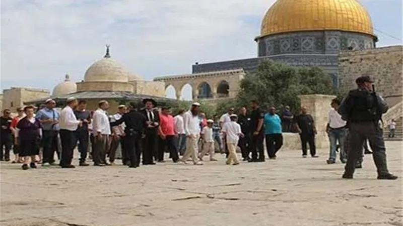 اقتحام عشرات المستوطنين للمسجد الأقصى