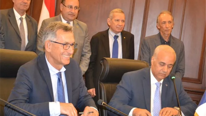 جامعة الإسكندرية وجامعة إكس مارسيليا يوقعان إتفاق التعاون الدولى بين الجانبين.