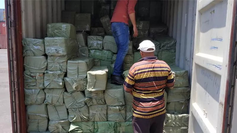 أحباط تهريب 20 طن ألعاب ناريه بميناء الدخيله
