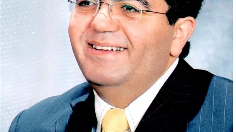 صادق: مصر تمتلك جميع المقومات للمشاركة بقوة في إعادة اعمار ليبيا والعراق