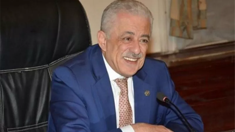 شوقى يعتمد نتيجة تقدير العينة العشوائية لأوراق إجابة امتحان مادة اللغة الأجنبية الأولى للثانوية العامة