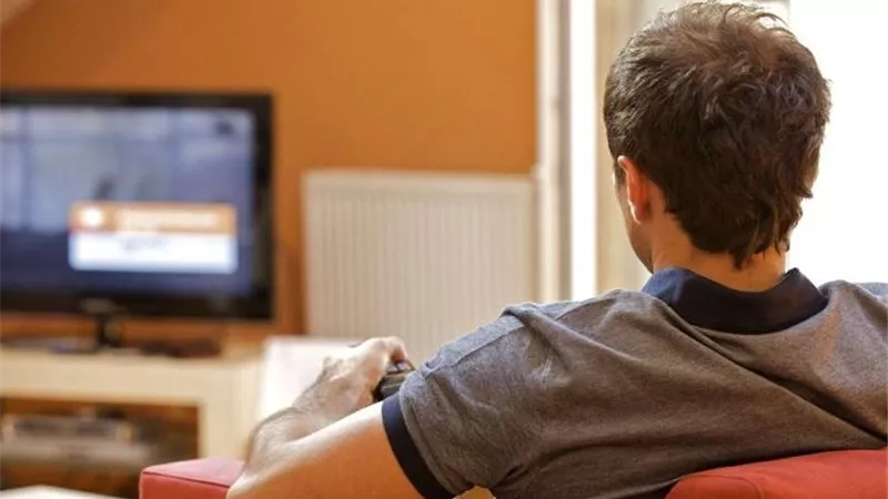 مشاهدة التلفزيون لوقت طويل..تصيبك بالسكري