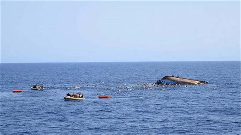 غرق 15 على الأقل فى عبارة قبالة جزيرة جاوا الأندونيسية