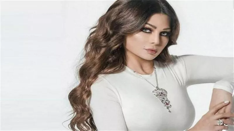 هيفاء وهبى تشعل السوشيال ميديا بصورة لها فى المستشفى