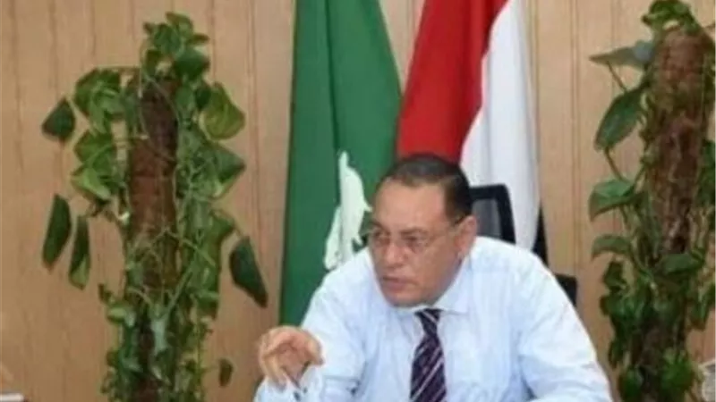 محافظ الشرقية يُجازي 199طبيب وفني وممرض بمستشفى أبوحماد