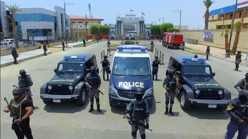 الداخلية تواصل الانتشار المكثف لتأمين أمم افريقيا.. صور