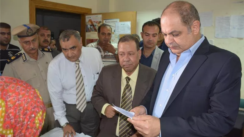 إحالة 40 طبيب و6 من أطقم التمريض إلى التحقيق في جولة مفاجئة لمحافظ الغربية