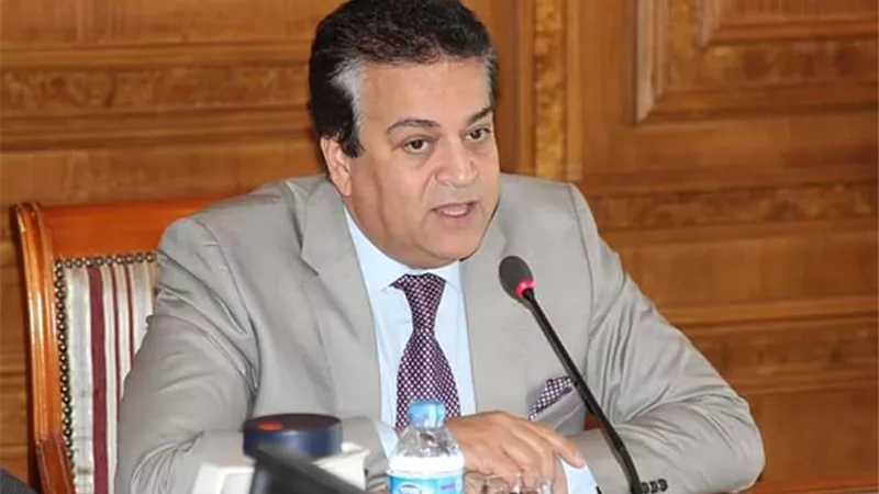 كليات القمة فى طريقها إلى الوادى الجديد