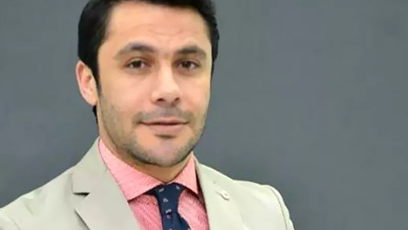 أحمد حسن يكشف موقفه من البقاء فى بيراميدز