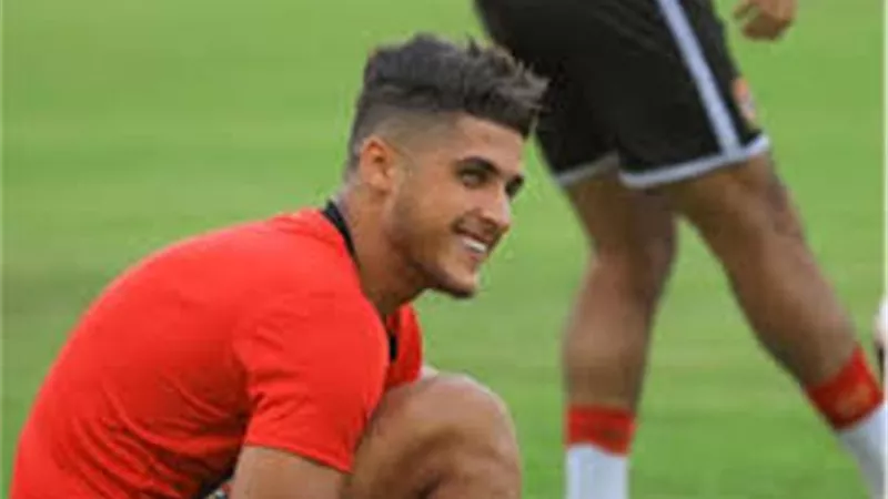 حذاء أحمد الشيخ يتسبب فى صدمة اهلاوية