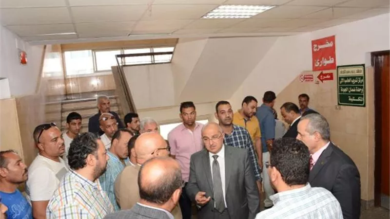 رئيس جامعة أسيوط في زيارة مفاجئة لمعهد جنوب مصر للأورام