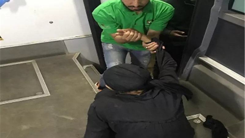 فريق اطفال بلا مأوي بالقاهرة ينقذ مشردة وينقلها لدار رعاية