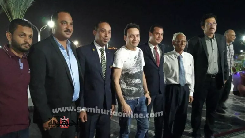 أمم أفريقيا 2019 .. مصطفى قمر يدعم البطولة من الإسماعيلية ..صور