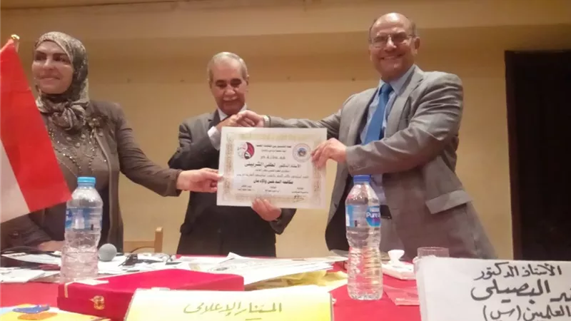 الشربينى: 35% من السيدات يفقدن الجنين فى مرحلة التكوين بسبب التدخين