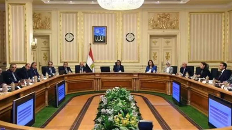 رئيس الوزراء يعقد اجتماعاً لمتابعة منظومتي التحول الرقمي والتأمين الصحي الشامل ببورسعيد