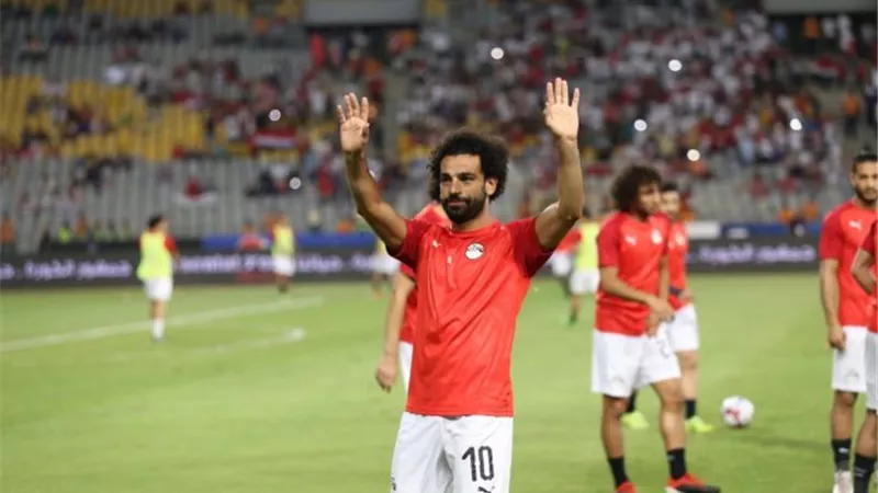 جماهير مصر تهتف لمحمد صلاح
