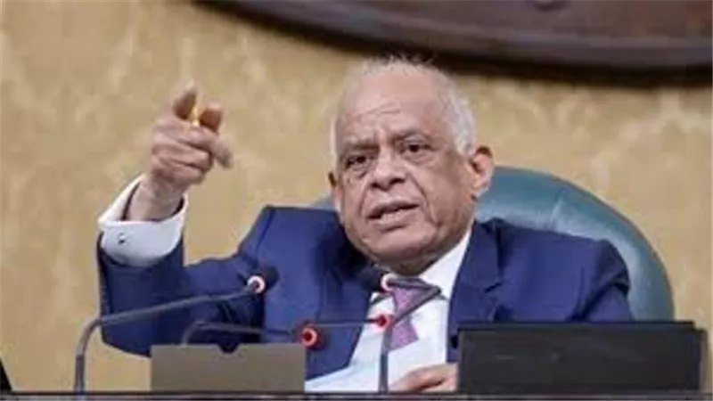 عبد العال يدعو المراغى لانهاء تقرير العلاوة