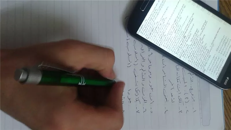 القبض على 7 طلاب سربوا امتحانات الفيزياء والتاريخ عبر الفيس بوك