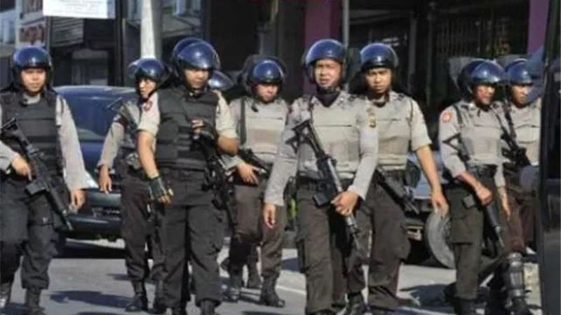 الشرطة الإندونيسية تعتقل 3 أشخاص على خلفية حريق مصنع بجزيرة سومطرة