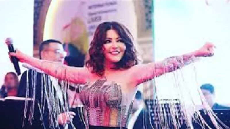 سميرة سعيد تشعل حماس الجماهير المغربية قبل مواجهة ناميبيا