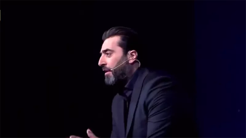 تصريح جرىء للفنان السوري باسم ياخور لاحد ضيوفه
