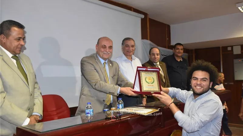 جامعة السادات تكرم المتفوقين في الانشطة الطلابية للعام الدراسى 2018 / 2019