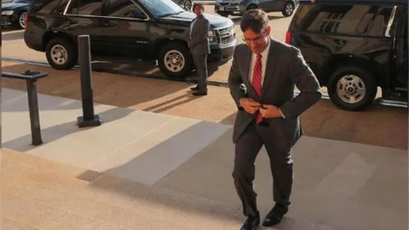 وزير الدفاع الأمريكى بالإنابة يتوجه لمقر حلف الأطلسى