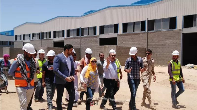 بالصور.. رئيس هيئة التنمية الصناعية يتفقد أول مدينة صناعية بالغردقة