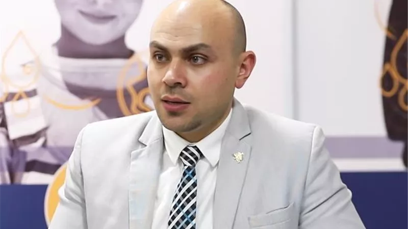 الرئيس التنفيذي: 