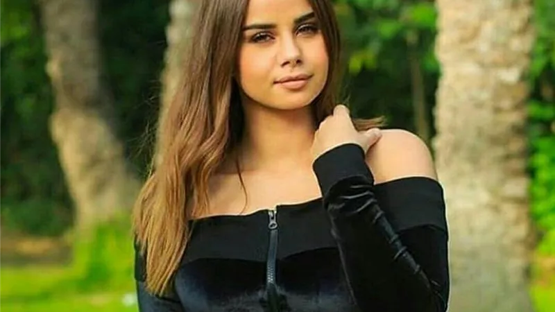 منة عرفة بطلة فيلم الرعب المصري 666
