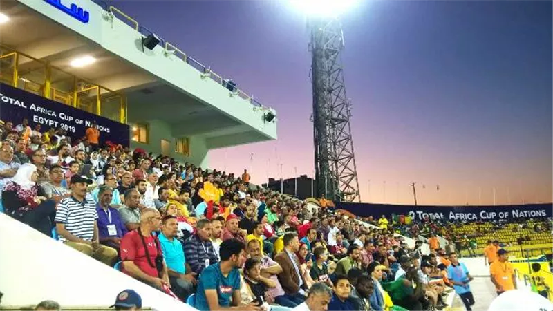 امم افريقيا 2019 أجواء حماسية فى لقاء الكاميرون وغينيا بيساو بالإسماعيلية.. بالصور