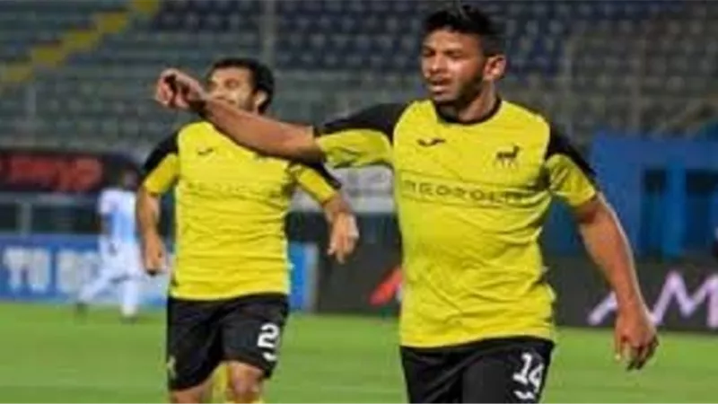 محمد هلال : توقيعي مع نادر شوقي