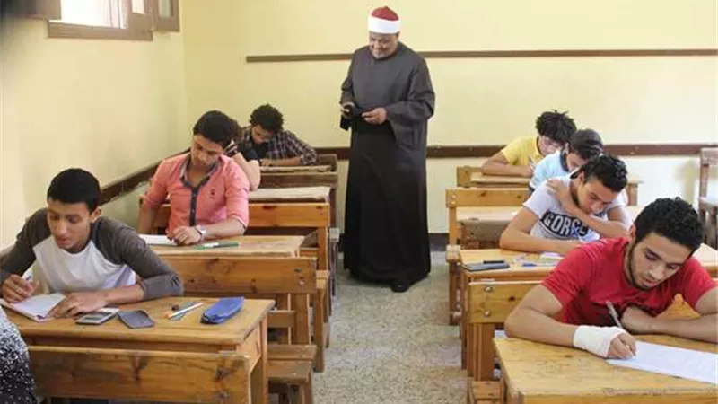 اليوم.. طلاب الشهادة الثانوية الأزهرية القسم العلمى يؤدون امتحان البلاغة