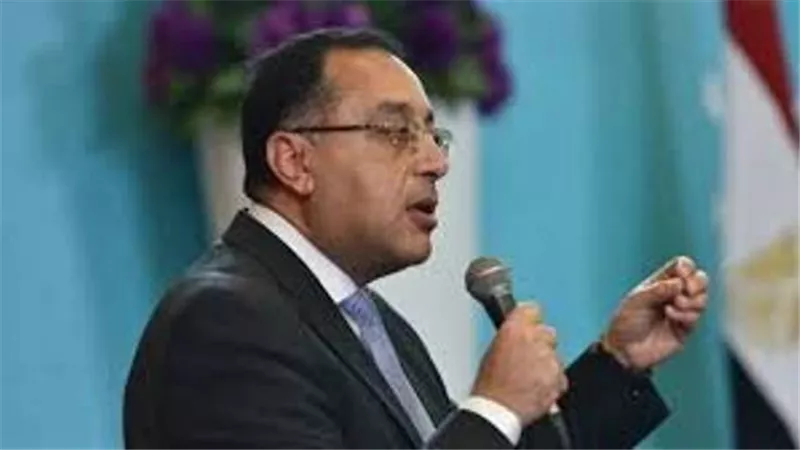 رئيس الوزراء يغادر شتوتجارت يتوجه الى برلين لحضور المنتدى العربى الألمانى