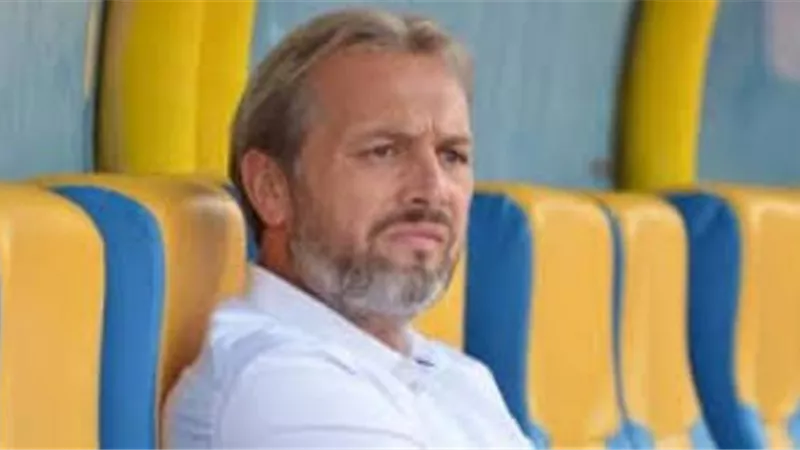 مفاجأة.. قبل انتهاء كأس الأمم.. ديسابر يوافق على تدريب الأهلى