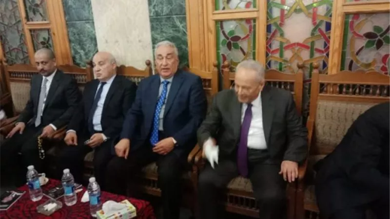 سرور وأبو شقة والشريف في عزاء الأمين العام لنقابة المحامين.. صور