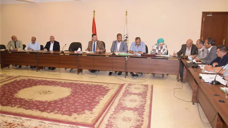 محافظ بني سويف يترأس اجتماع صندوق الإسكان الاقتصادي