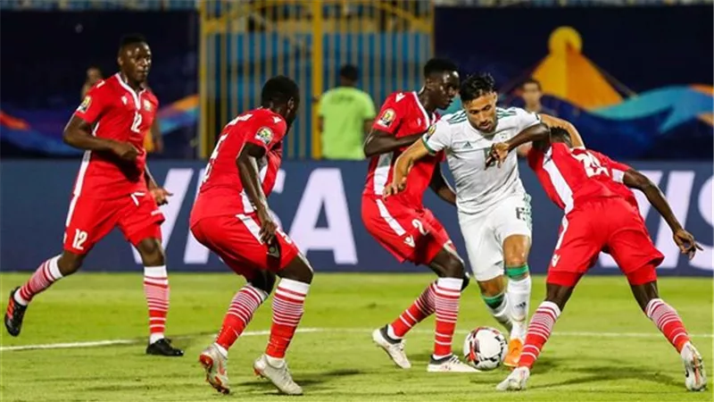 منتخب السنغال يتعادل أمام الجزائر سلبيا فى الشوط الاول