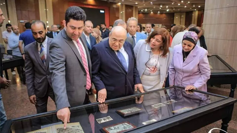 مكتبة الاسكندرية تكرم الفنان 