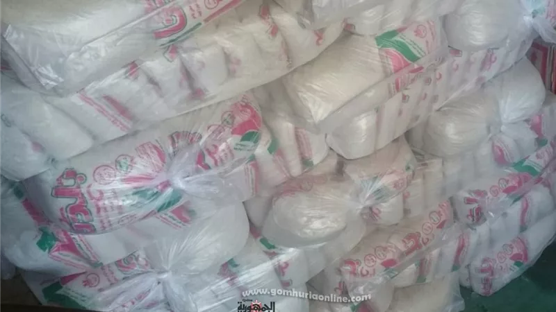 ضبط 3 طن سلع تموينية و1000 صاروخ ألعاب نارية بالغربية