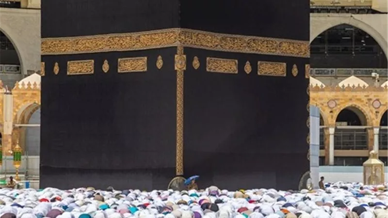 خطيب الحرم المكي : شُكر الله واجب في جميع الأحوال