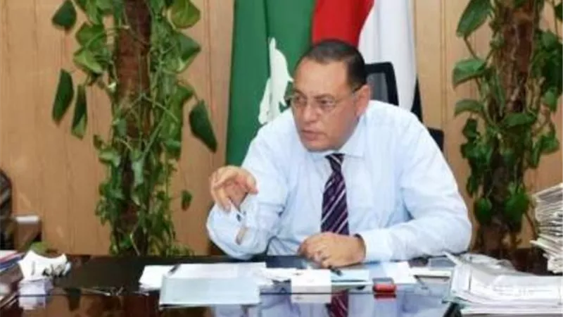 حملات تموينية على مصانع المواد الغذائية والمحال التجارية بالعاشر
